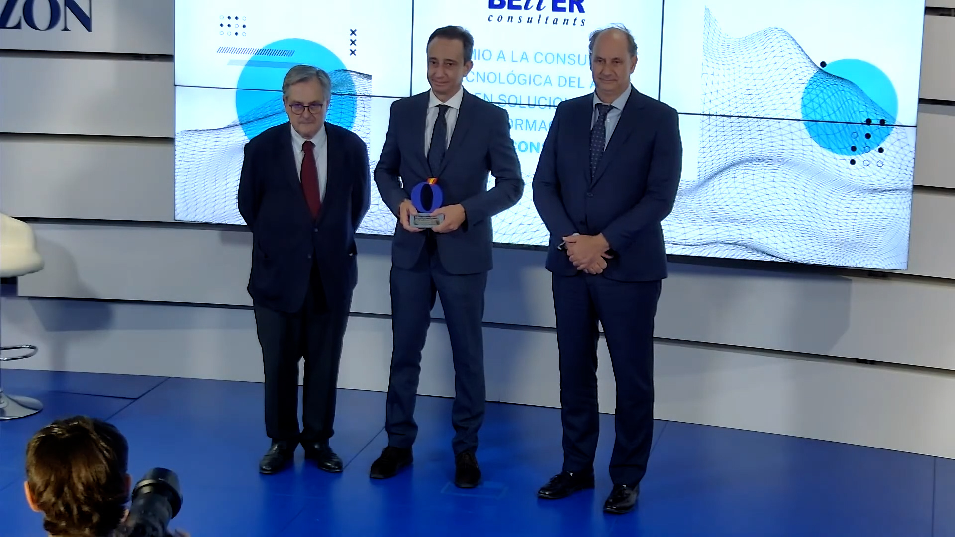 Francisco Huertas Moya receives the La Razón Technology Consultancy of the Year in Digital Transformation Solutions award
